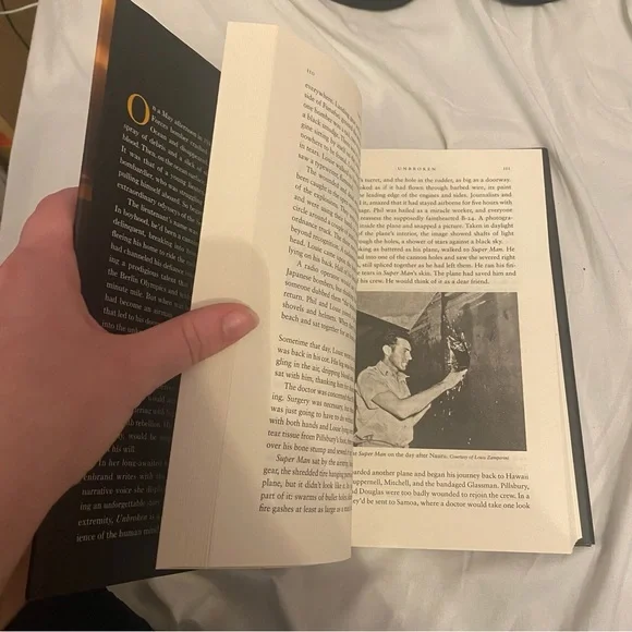 BNWT Unbroken hardcover book by Laura Hillenbrand - Picture 3 of 6